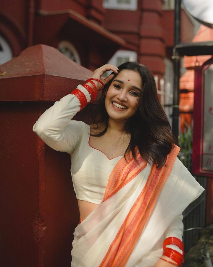 అజిత్ విశ్వాసం మూవీతో బాగా ఫేమస్ అయింది...