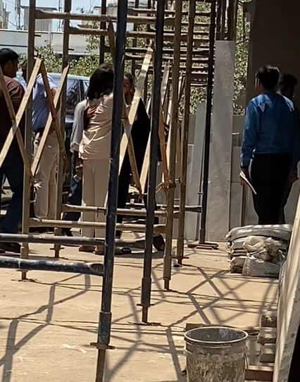 Alia Bhatt and Neetu Kapoor were also seen entering the house. They both were spotted greeting each other at the entrance.