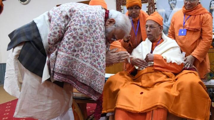 Ramakrishna Mission chief Swami Smaranananda dies PM Modi CM Mamata pay tribute Swami Smaranananda Demise: रामकृष्ण मिशन के अध्यक्ष स्वामी स्मरणानंद का निधन, पीएम मोदी ने जताया शोक