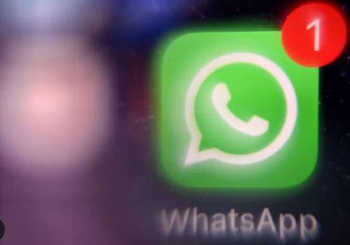 WhatsApp ਨੇ ਆਪਣੇ ਉਪਭੋਗਤਾਵਾਂ ਦੇ ਕਾਲਿੰਗ ਅਨੁਭਵ ਨੂੰ ਹੋਰ ਮਜ਼ੇਦਾਰ ਬਣਾਉਣ ਲਈ ਨਵੇਂ ਪਸੰਦੀਦਾ ਫੀਚਰ ਰੋਲਆਊਟ ਕਰਨਾ ਸ਼ੁਰੂ ਕਰ ਦਿੱਤਾ ਹੈ। ਇਹ ਫੀਚਰ ਐਂਡ੍ਰਾਇਡ 2.24.7.18 ਲਈ WhatsApp ਬੀਟਾ 'ਚ ਦਿੱਤਾ ਜਾ ਰਿਹਾ ਹੈ। WABetaInfo ਨੇ ਇਸ ਫੀਚਰ ਦਾ ਸਕਰੀਨਸ਼ਾਟ ਵੀ ਸ਼ੇਅਰ ਕੀਤਾ ਹੈ। ਸ਼ੇਅਰ ਕੀਤੇ ਸਕ੍ਰੀਨਸ਼ਾਟ ਵਿੱਚ, ਤੁਸੀਂ ਸੰਪਰਕਾਂ ਅਤੇ ਸਮੂਹ ਸੂਚੀਆਂ ਵਿੱਚੋਂ ਮਨਪਸੰਦ ਚੁਣਨ ਦਾ ਵਿਕਲਪ ਦੇਖ ਸਕਦੇ ਹੋ।