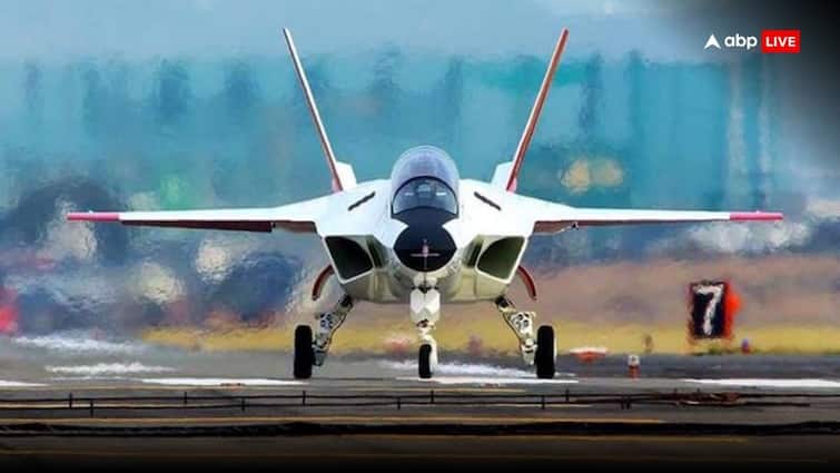 Now Japan sell fighter planes has made dangerous jet in collaboration with UK and Italy Japan New Fighter Jets: अब लड़ाकू विमानों की जापान करेगा बिक्री, यूके और इटली के सहयोग से बना रहा खतरनाक जेट