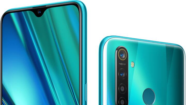 Realme GT 5 Pro को भी अगले महीने ही भारत में लॉन्च किया जा सकता है. इस फोन में आपको 100W फास्ट चार्जिंग दी जाएगी तो वहीं 5400mAh बैटरी दी जाएगी. इसके अलावा फोन में 6.7 इंच कर्व्ड डिस्प्ले ऑफर किया जाएगा.