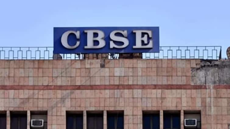 CBSE revaluation process 2024 scheduled release from May 17 Notification issued ANN पुनर्मूल्यांकन के लिए नोटिफिकेशन जारी, जानें कब से शुरू होगी CBSE की पुनर्मूल्यांकन प्रक्रिया?