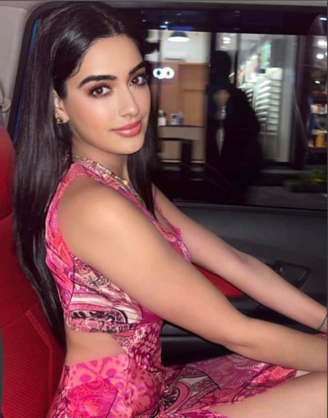 ਇਸ ਤੋਂ ਇਲਾਵਾ ਰੀਨਾ ਰਾਏ ਦੀਪ ਸਿੱਧੂ ਦੀਆਂ ਤਸਵੀਰਾਂ ਰਾਹੀਂ ਅਦਾਕਾਰ ਦੀਆਂ ਯਾਦਾਂ ਨੂੰ ਹਮੇਸ਼ਾ ਤਾਜ਼ਾ ਕਰਦੀ ਰਹਿੰਦੀ ਹੈ।