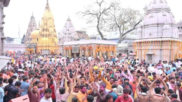 Varanasi News 15 crore more than Devotees Reached kashi vishwanath Temple in after corridor is built ann Kashi Vishwanath Temple: काशी विश्वनाथ मंदिर में शिव भक्तों का 'सैलाब', कॉरिडोर बनने के बाद टूटा हर रिकॉर्ड