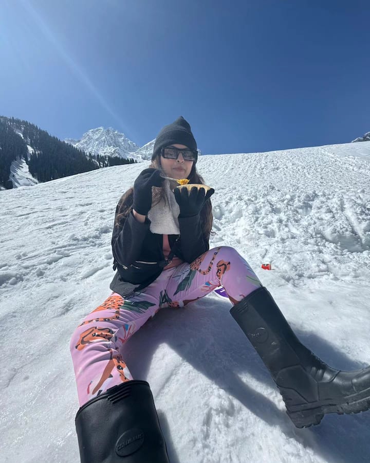 वाढदिवसानिमित्त अभिज्ञा काश्मीर फिरताना दिसत आहे.(photo:abhidnya.u.b/ig)