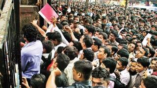 Unemployement: கதறும் வேலையில்லா இளைஞர்கள்! விண்ணை முட்டும் வேலைவாய்ப்பின்மை விகிதம் - வெளியான அதிர்ச்சி ரிப்போர்ட்!