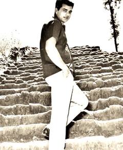 70's में मोस्ट हैंडसम मैन हुआ करता था ये एक्टर, आज भी फिल्मों में देता है लिपलॉक सीन, जानें कौन है वो