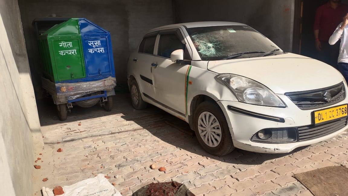 Auraiya Crime: चुनावी रंजिश में 18 लोगों ने प्रधान के घर पर बोला हमला, पत्नी और भाई के साथ मारपीट