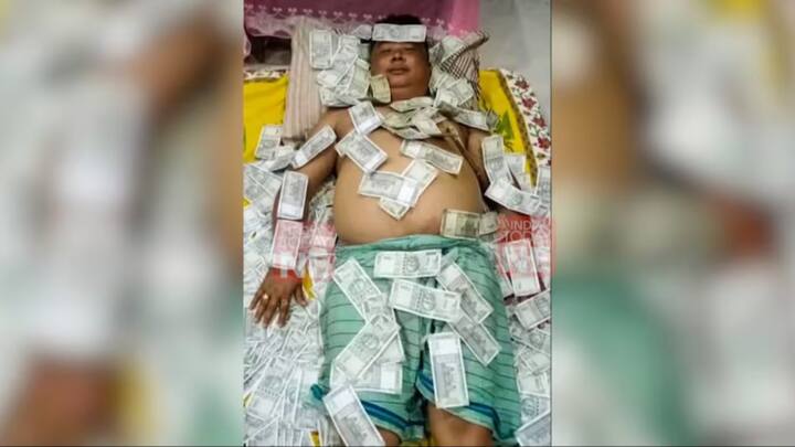 Assam UPPL Distances Itself After Image Of Suspended Leader Benjamin Basumatary On Pile Of Cash Goes Viral Assam: UPPL Distances Itself After Image Of Suspended Leader On Pile Of Cash Goes Viral