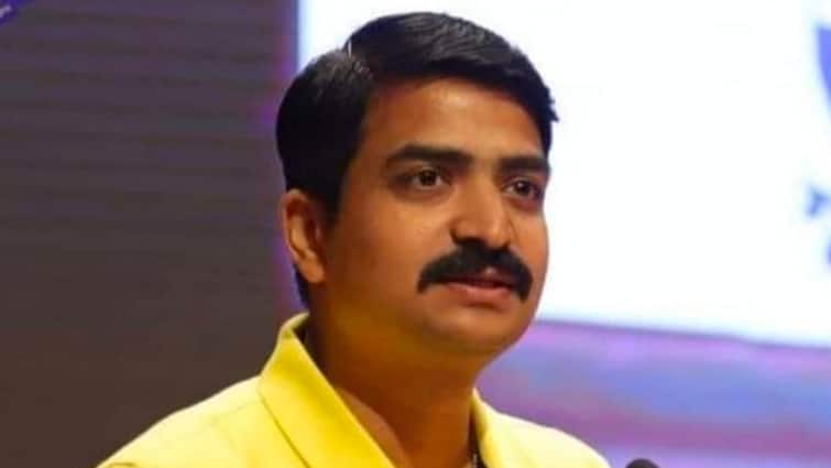 Odisha Congress Leader Suresh Routray Son Manmath Routray Joins BJD LS Candidate For Bhubaneswar Seat Odisha: Congress Leader Suresh Routray's Son Manmath Joins BJD, Named LS Candidate For Bhubaneswar Seat