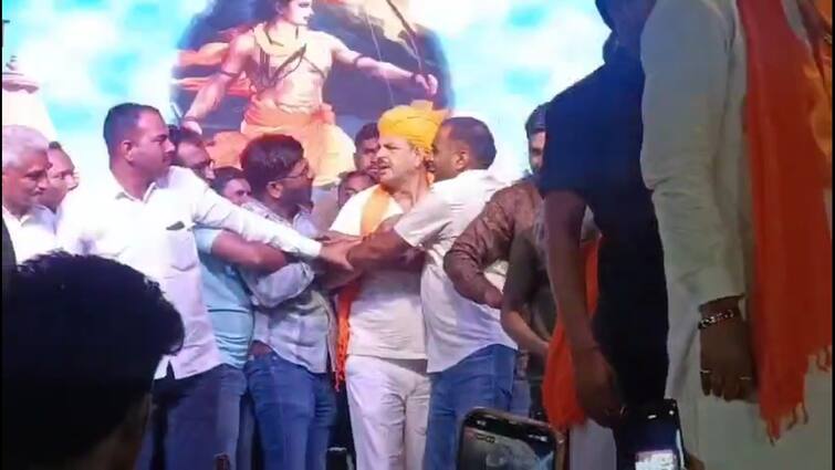 Rajasthan News former MLA Badrilal Jat close to Chandrabhan Singh Akya got into  scuffle in CP Joshi program ann Watch: बीजेपी प्रदेशाध्यक्ष सीपी जोशी के कार्यक्रम में चंद्रभान सिंह आक्या के करीबी से धक्का मुक्की, Video Viral