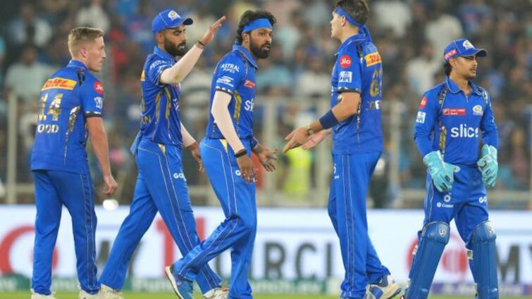 Mumbai Indians Sunrisers Hyderabad MI vs SRH Playing XI IPL 2024 Latest Sports News MI vs SRH: पहली जीत की तलाश में उतरेगी मुंबई और हैदराबाद, ऐसी हो सकती है दोनों टीमों की प्लेइंग इलेवन