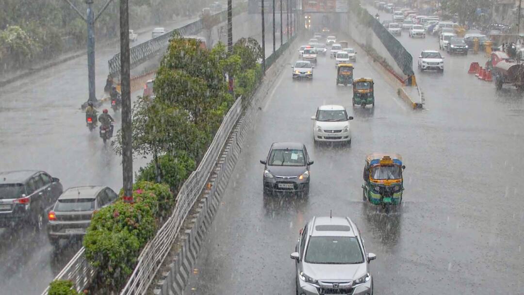 UP Weather Today: यूपी में बदलेगा मौसम का मिजाज, नोएडा-गाजियाबाद समेत इन जिलों में बारिश, जानें मौसम अपडेट Weather Update Today 27 march up IMD Forecast rain in noida, ghaziabad meerut Ka Mausam UP Weather Today: यूपी में बदलेगा मौसम का मिजाज, नोएडा-गाजियाबाद समेत इन जिलों में बारिश, जानें मौसम अपडेट