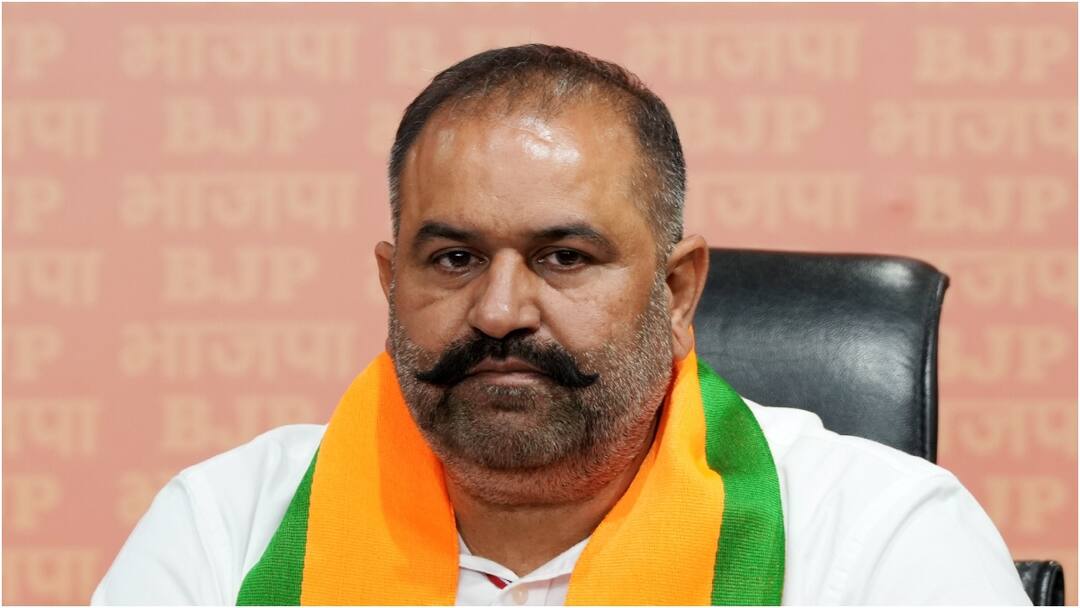 टिकट के बाद भी गिरा AAP में विकेट! BJP ज्वाइन करने वाले सुशील कुमार रिंकू कौन हैं? Sushil Kumar Rinku Biography Who is Sushil Kumar Jalandhar AAP MP Joins BJP टिकट के बाद भी गिरा AAP में विकेट! BJP ज्वाइन करने वाले सुशील कुमार रिंकू कौन हैं?