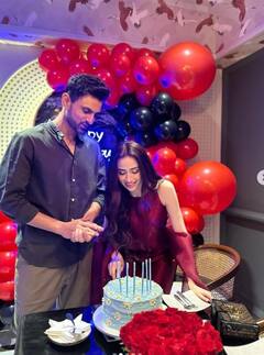 Shoaib Malik: ਸ਼ੋਏਬ ਮਲਿਕ ਨੇ ਤੀਜੀ ਪਤਨੀ ਸਨਾ ਜਾਵੇਦ ਦੇ ਜਨਮਦਿਨ ਨੂੰ ਇੰਝ ਬਣਾਇਆ ਮਜ਼ੇਦਾਰ, ਖੂਬਸੂਰਤ ਤਸਵੀਰਾਂ ਵਾਇਰਲ