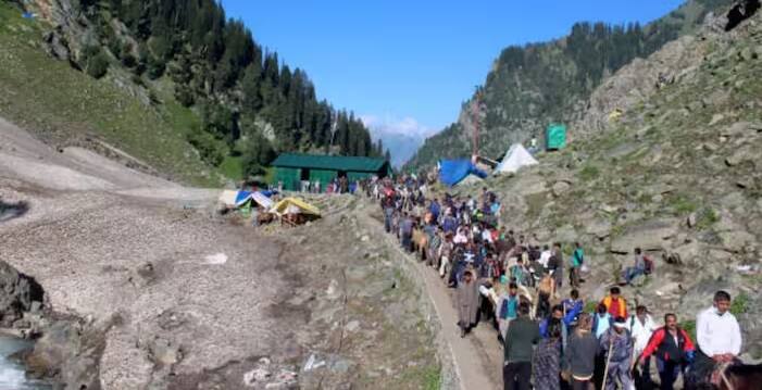 અમરનાથ યાત્રાનો શ્રેષ્ઠ સમય ગુરુ પૂર્ણિમા અને શ્રાવણ પૂર્ણિમા છે.