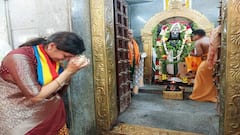 அபய ஆஞ்சநேயர் கோயிலில் சாமி தரிசனம் செய்த சௌமியா அன்புமணி