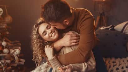 Relationship Tips: फूलों की तरह हमेशा खिलाकर रखना है रिश्ता, बस अपनाएं ये टिप्स