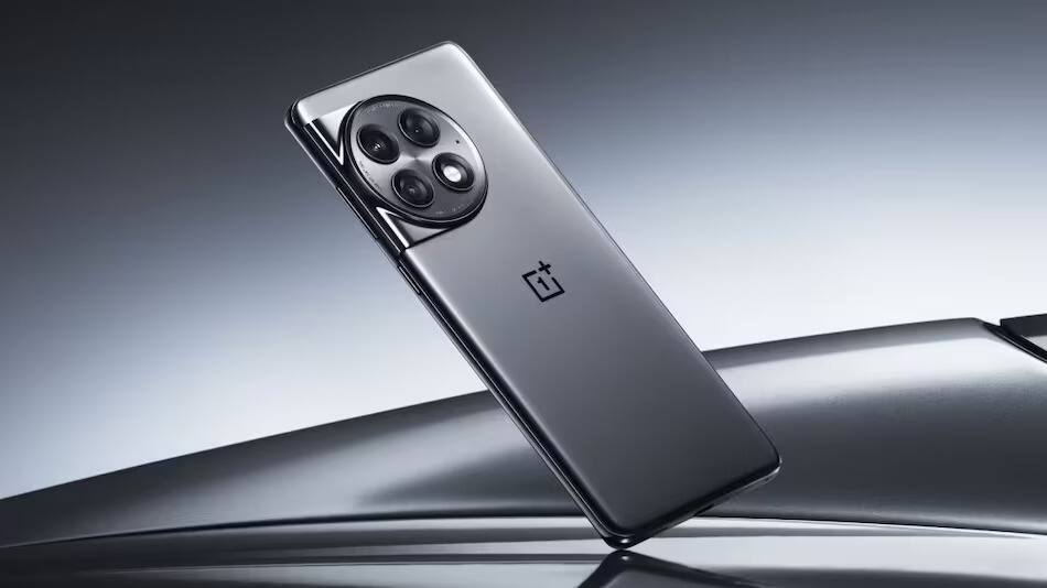 oneplus 13 first look specs details leaked on social media marathi news आता फक्त OnePlus 13 लॉन्च होण्याची प्रतीक्षा; डिझाईनसह काही फीचर्स झाले लीक; वाचा सविस्तर