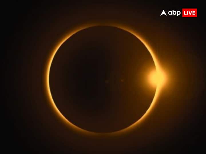 सूर्य ग्रहण 8 अप्रैल को रात 9.12 मिनट पर लगेगा और रात 1.25 मिनट तक रहेगा. सूर्य ग्रहण की कुल अवधि 4.25 मिनट की रहेगी.  साल का पहला सूर्य गर्हण मीन राशि में लगेगा.