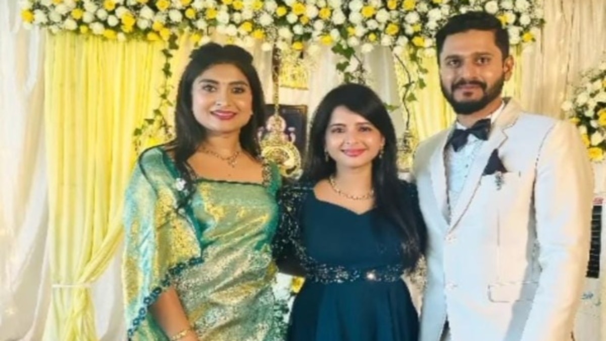 Akshitha engaged : 'கண்ணான கண்ணே' ப்ரீத்திக்கு நிச்சயதார்த்தம் : செல்லமாக கோவப்படும் ரசிகர்கள்!