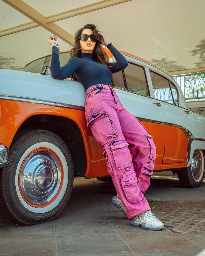 नोरा फतेही (Nora Fatehi) ही सध्या बॉलिवूडमधील सर्वात चर्चेतील आणि टॅलेंटेड डान्सिंग परफॉर्मर अभिनेत्री आहे.(photo:norafatehi/ig)