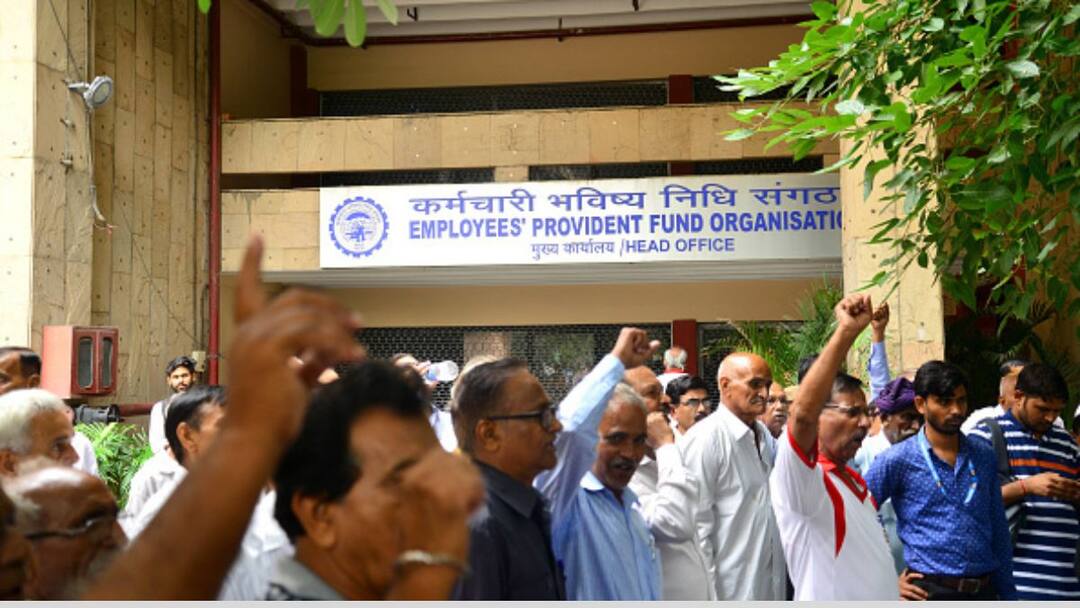 EPFO: பி.எஃப்., கணக்கில் இருந்து எப்போது, எப்படி பென்ஷன் பணத்தை பெற முடியும்? - முழு விவரங்கள் இதோ..!