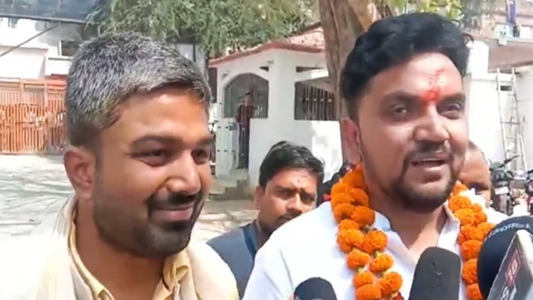 Gunjan Singh: नवादा से चुनावी दंगल में उतरे भोजपुरी गायक गुंजन सिंह, मनीष कश्यप का मिला साथ YouTuber Manish Kashyap seen with Bhojpuri singer Gunjan Singh during her nomination from Nawada Lok Sabha seat Gunjan Singh: नवादा से चुनावी दंगल में उतरे भोजपुरी गायक गुंजन सिंह, मनीष कश्यप का मिला साथ