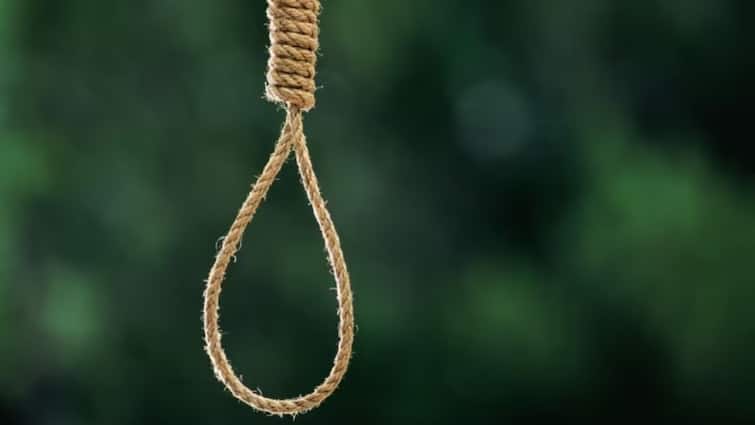 19-Year-Old NEET Aspirant Found Hanging In Kota; 8th Suicide This Year 19-Year-Old NEET Aspirant Found Hanging In Kota; 8th Suicide This Year