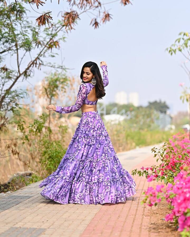 తాజాగా విడుదలైన ప్రోమోల దగ్గర నుంచి.. మోనిత సీరియల్​లో లేదనే వార్తలు వినిపిస్తున్నాయి. ఉంటే ఈమె ఎంట్రీ రహస్యంగా ఉంటుందేమోనని కొందరు అభిప్రాయం వ్యక్తం చేస్తున్నారు.(Images Source : Instagram/shobhashettyofficial)