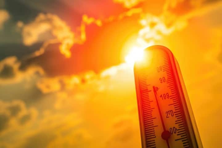 Heat Wave Advisory: હવામાન ઝડપથી બદલાઈ રહ્યું છે. જો તમે કાળઝાળ ગરમીમાં બહાર જાવ છો, તો આ બાબતોનું ખાસ ધ્યાન રાખો, નહીં તો તમારા સ્વાસ્થ્ય પર વિપરીત અસર થઈ શકે છે.