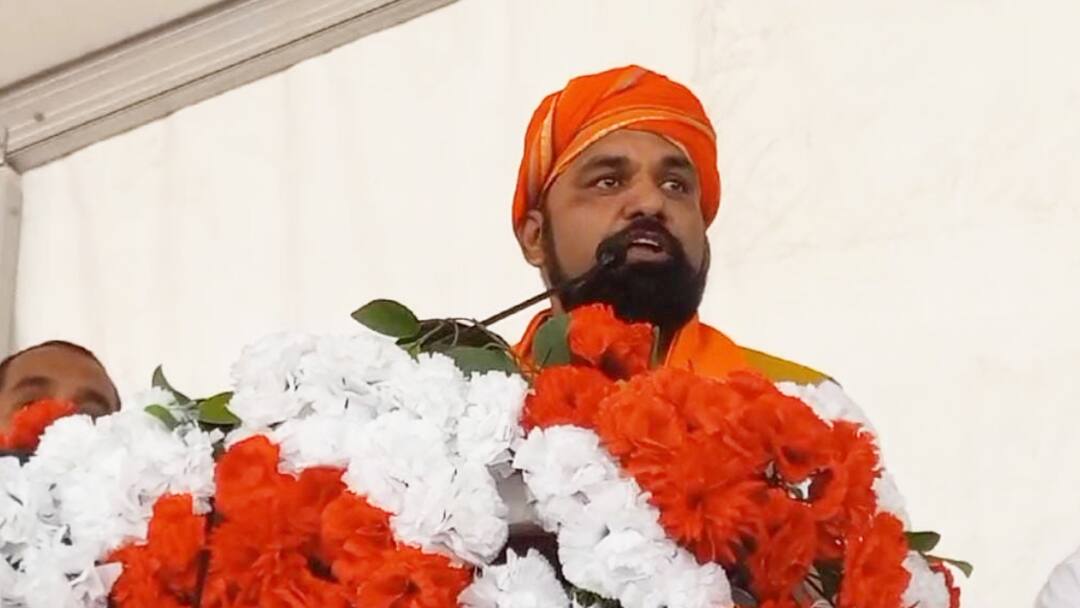 Samrat Choudhary Again Attacked on Lalu Prasad Yadav Family on Parivarvad ANN 'एक बेटे ने पानी ढोया... दूसरा हरे राम, हरे कृष्ण करता है', सम्राट चौधरी का लालू परिवार पर फिर हमला