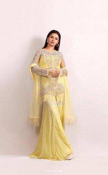 ਅਵਨੀਤ ਕੌਰ ਨੇ ਸਾਦਗੀ ਭਰੇ ਅੰਦਾਜ਼ 'ਚ ਮਚਾਈ ਤਬਾਹੀ