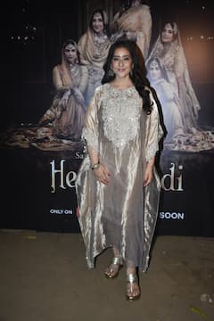 Manisha Koirala: वयाच्या 53 व्या वर्षीही मनीषा कोईराला दिसते खूपच सुंदर; फोटो व्हायरल