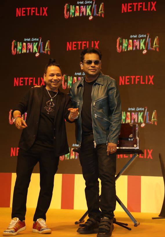 Hearing this Diljit teared up on stage, at one moment he seemed inconsolable as he became too overwhelmed hearing such heartwarming words from his director.