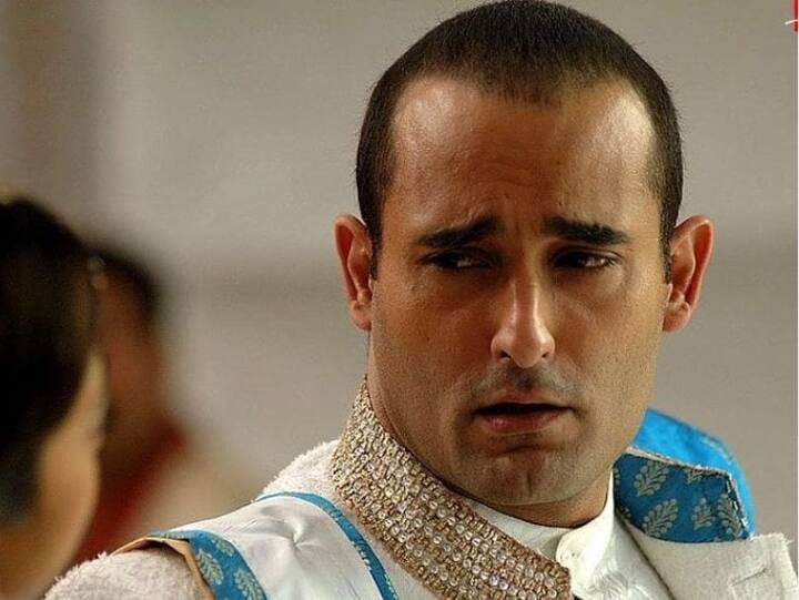 अक्षय खन्ना ने सिमी गरेवाल के चैट शो में खुलासा किया था कि वे तमिलनाडु की पूर्व सीएम दिवंगत जे जयललिता को डेट करना चाहते थे.