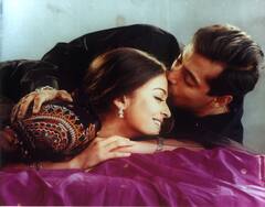 जब एक बेहतरीन शॉट के लिए रेगिस्तान की तपती रेत पर लेट गए थे सलमान खान, ऐसे हुई थी ‘तड़प तड़प के’ गाने की शूटिंग