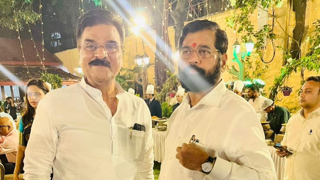 Vijay Shivtare VS Ajit Pawar Maharashtra Baramati Seat Lok Sabha Elections meeting Eknath Shinde Devendra Fadnavis Lok Sabha Election: क्या थम जाएगा बारामती सीट पर घमासान? विजय शिवतारे के साथ CM, दोनों डिप्टी सीएम ने की चर्चा