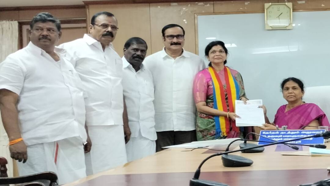 Sowmya Anbumani Assets: தருமபுரியில் போட்டியிடும் வேட்பாளர்களில் அதிக சொத்து வைத்திருப்பவர் சௌமியா அன்புமணி - எவ்வளவு தெரியுமா? PMK Sowmya Anbumani Asset Details Dharmapuri Lok Sabha Constituency Sowmya Has More Assets Than DMK AIADMK Candidate- TNN Sowmya Anbumani Assets: தருமபுரியில் போட்டியிடும் வேட்பாளர்களில் அதிக சொத்து வைத்திருப்பவர் சௌமியா அன்புமணி - எவ்வளவு தெரியுமா?