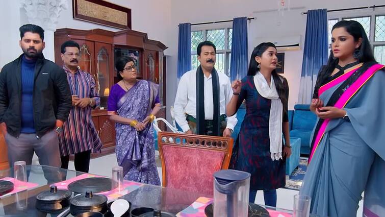 Nindu Noorella Saavasam serial today episode March 29th written update Nindu Noorella Saavasam Serial Today March 29th:‘నిండు నూరేళ్ల సావాసం’ సీరియల్‌: ఇంట్లో ప్రత్యక్షమైన అరుంధతి తాళి - మనోహరికి మిస్సమ్మ వార్నింగ్‌