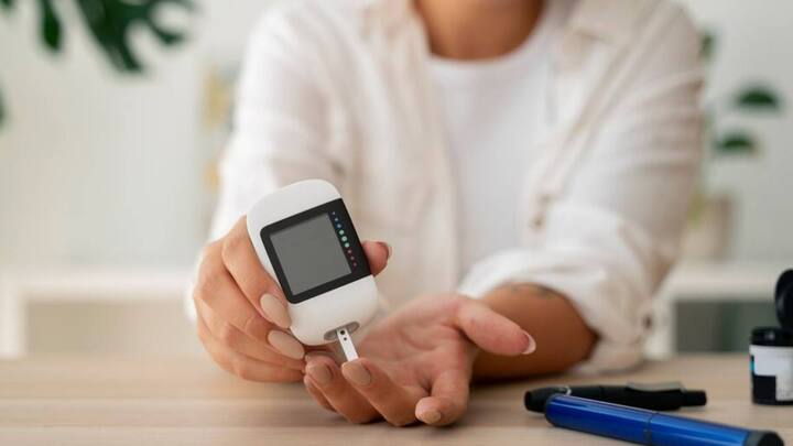 दरअसल रोटी में प्रोटीन, कार्बोहाइड्रेट, फाइबर काफी ज्यादा मात्रा में होती है. इसमें कोलेस्ट्रॉल नहीं होती है. वहीं चावल में काफी ज्यादा कार्बोहाइड्रेट रहता है.