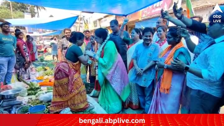 ভাষা সন্ত্রাস সম্পর্কে অগ্নিমিত্রা বলেন, টআমি এটা একদম পছন্দ করি না। আমাদের নীতির ফারাক থাকতে পারে। এ অন্য দলের, ও অন্য দলের। কিন্তু কখনওই ব্যক্তিগত আক্রমণ করা, কটু শব্দ ব্যবহার করা উচিত নয়, তা সে তিনি যে দলেরই হন। এটা পশ্চিমবঙ্গ।