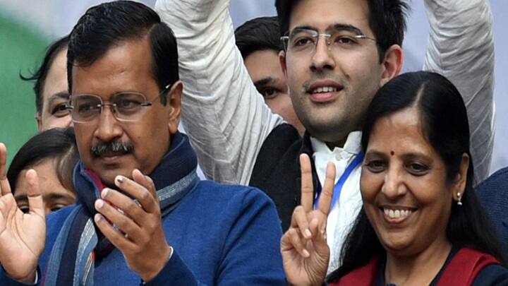 Sunita Kejriwal Delhi Chief Minister Wife former IRS officer will she become next CM Sunita Kejriwal: டெல்லி முதலமைச்சராகிறாரா சுனிதா கெஜ்ரிவால்? கவனம் ஈர்க்கும் முன்னாள் ஐ.ஆர்.எஸ். அதிகாரி - யார் இவர்?
