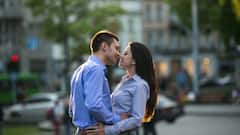 Relationship Mistakes: पार्टनर के साथ गलती से भी न करें ये चीजें, रात भर में बदल जाएगा रिश्ता