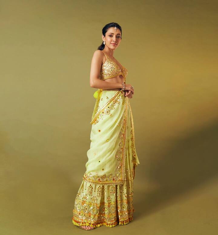 સાઉથની જાણીતી અભિનેત્રી નેહા શેટ્ટી તેના ફેશન સેન્સને કારણે હંમેશા ચર્ચામાં રહે છે.