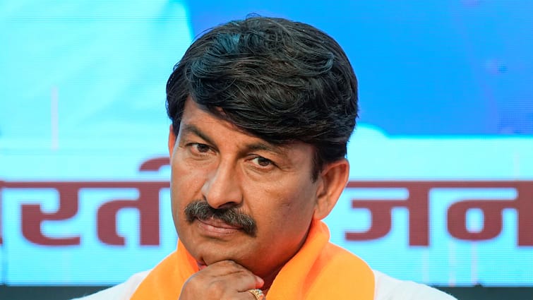 Arvind Kejriwal Arrested Delhi BJP Manoj Tiwari Slams AAP Kejriwal Ko Ashirwad WhatsApp Campaign 'Kattar Corrupt': Delhi BJP Slams AAP's 'Kejriwal Ko Ashirwad' WhatsApp Campaign