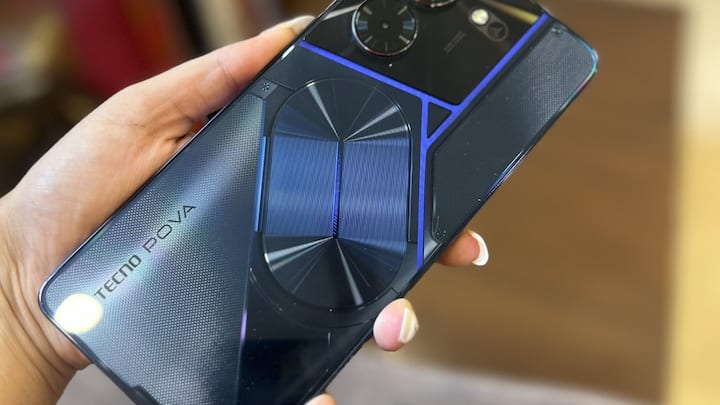 The design of this Techno phone is quite similar to Infinix GT 10 Pro, but there is a slight difference.  Techno has named the design of this phone as Arc Interface, whose back panel has more than 200 LEDs, which light up during music and gaming.  These lights come with more than 100 customized settings.  The back design of this phone is quite different from the common smartphones, which can attract many users.