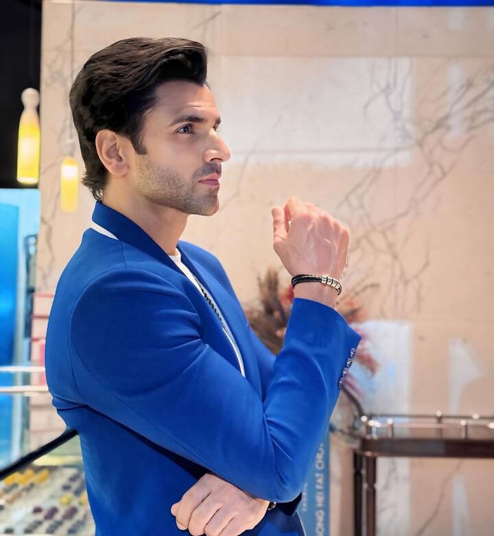 विवेक ने कहा कि, ‘जब मैं फिल्मं में ऑडिशंस देने जाता तो प्रोड्यूसर्स कहते कि तुम्हारे अंदर क्षमता तो है, लेकिन तुम टीवी से हो. इसलिए तुम्हें वहीं काम करना चाहिए. साथ ही ये सलाह भी दी गई कि तीन-चार साल घर पर बैठो और ऑडिशन देते रहो.