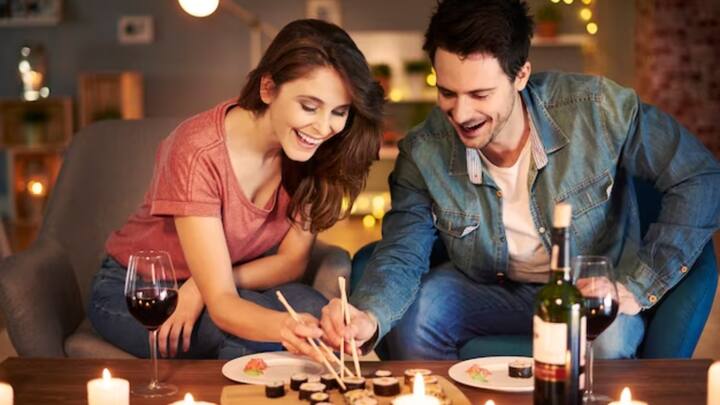 बहुत से पार्टनर अपने रिश्ते को हल्के में लेने की आदत बना लेते हैं. ऐसा करने से उनके बीच में दूरी आने लगती है और रिश्ता टूट जाता है.